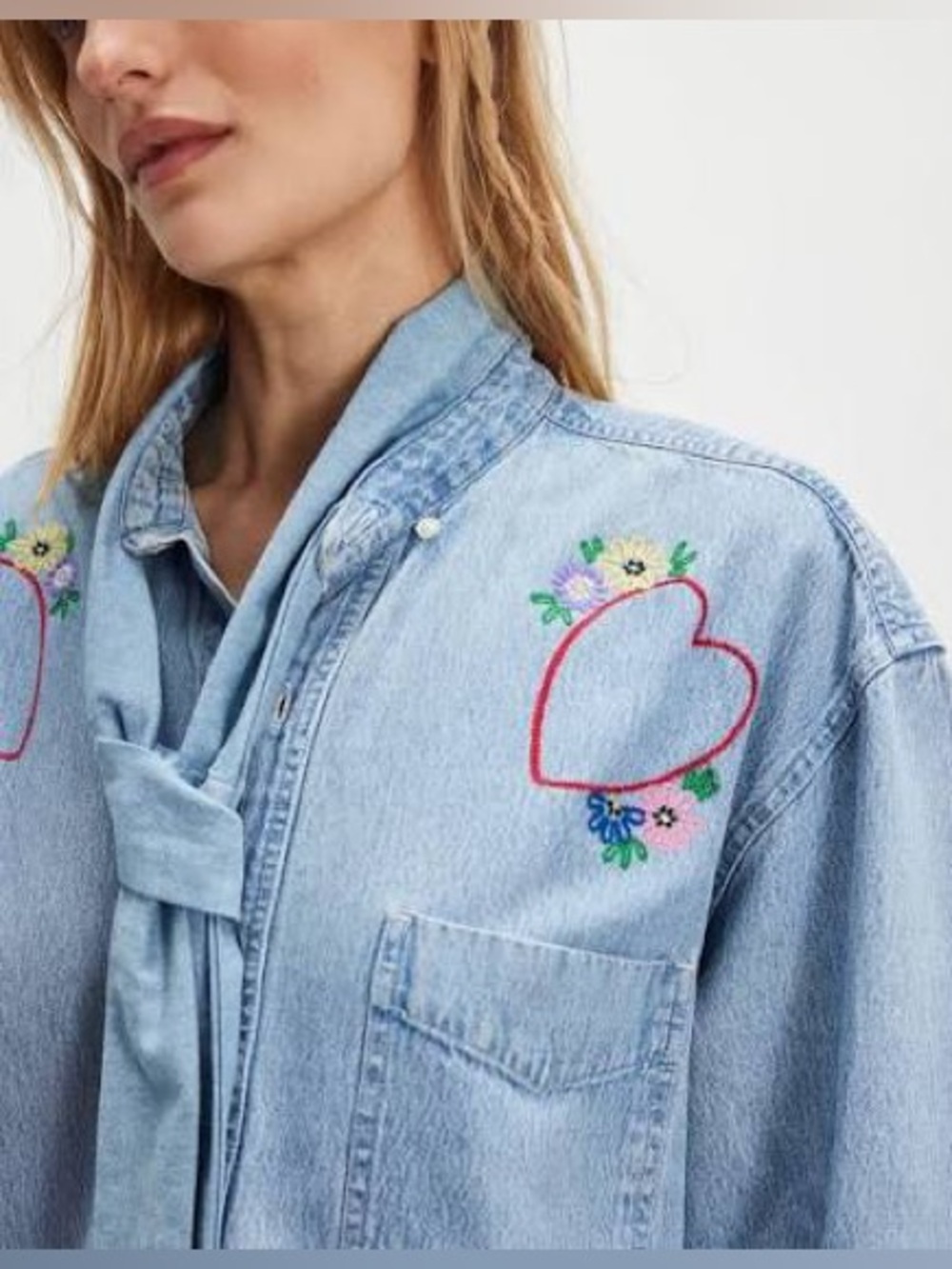 $350 FREE PEOPLE Tricia Fix Light Wash Embroidered Denim Shirt Hearts M L XL - Picture 2 of 7